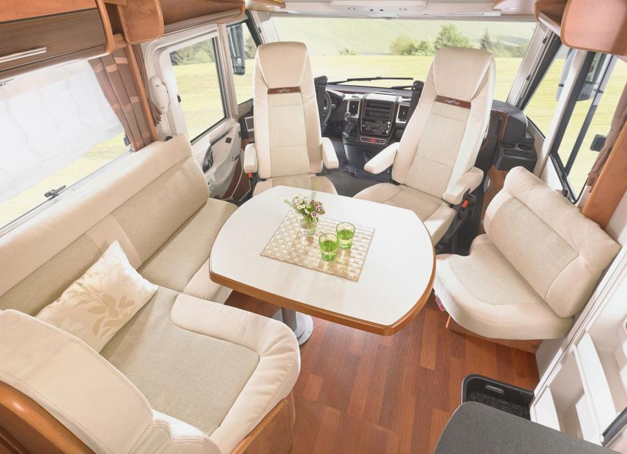Интерьер Carthago C-Tourer I 2011 года  (фото 14 из 16)